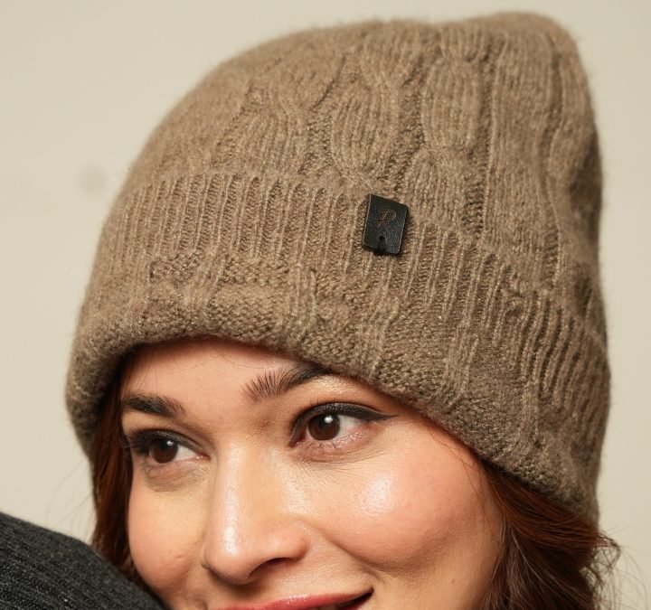 ONE  CHYANGRA  GOAT ONE BEANIE